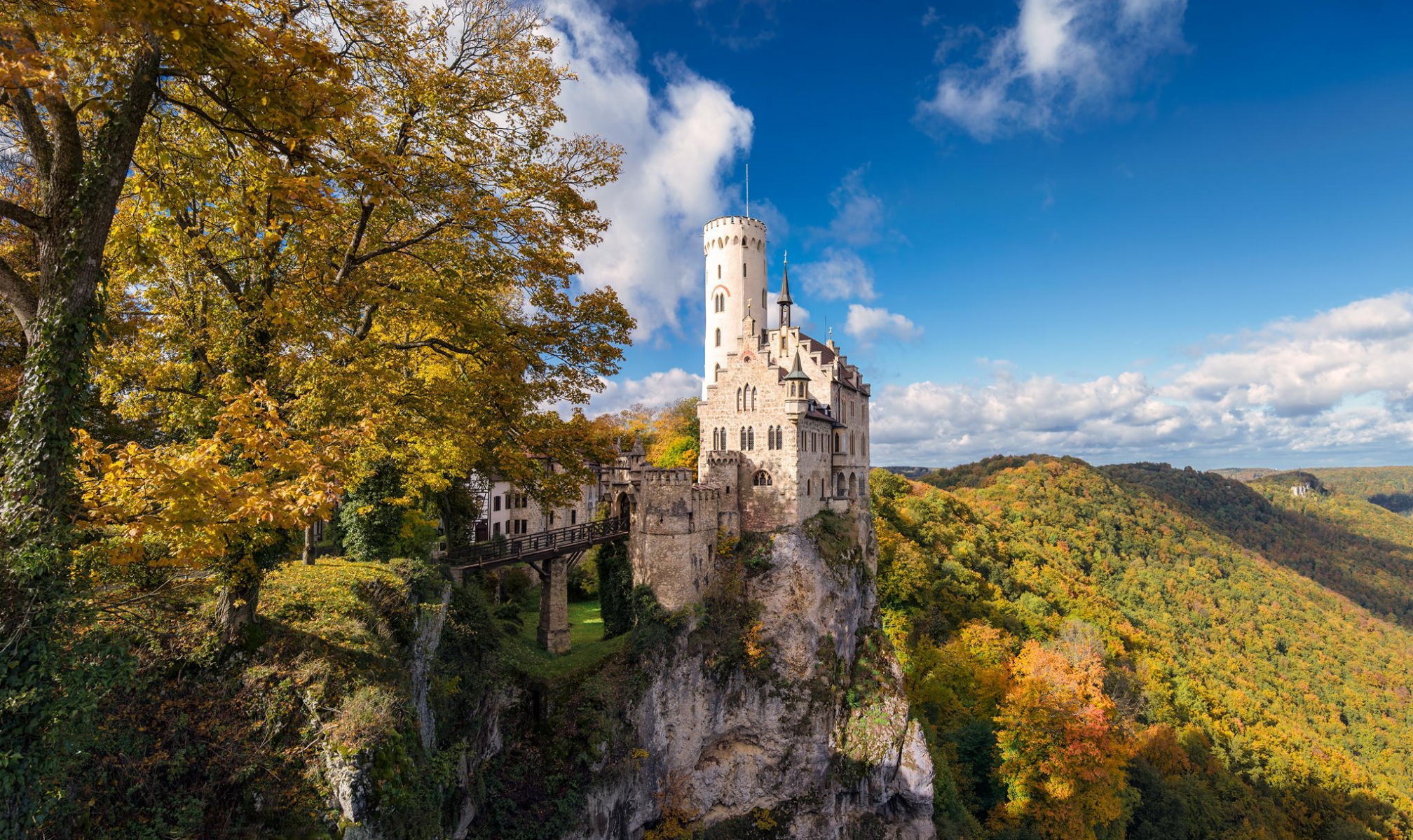 замок германия лихтенштейн горы фото