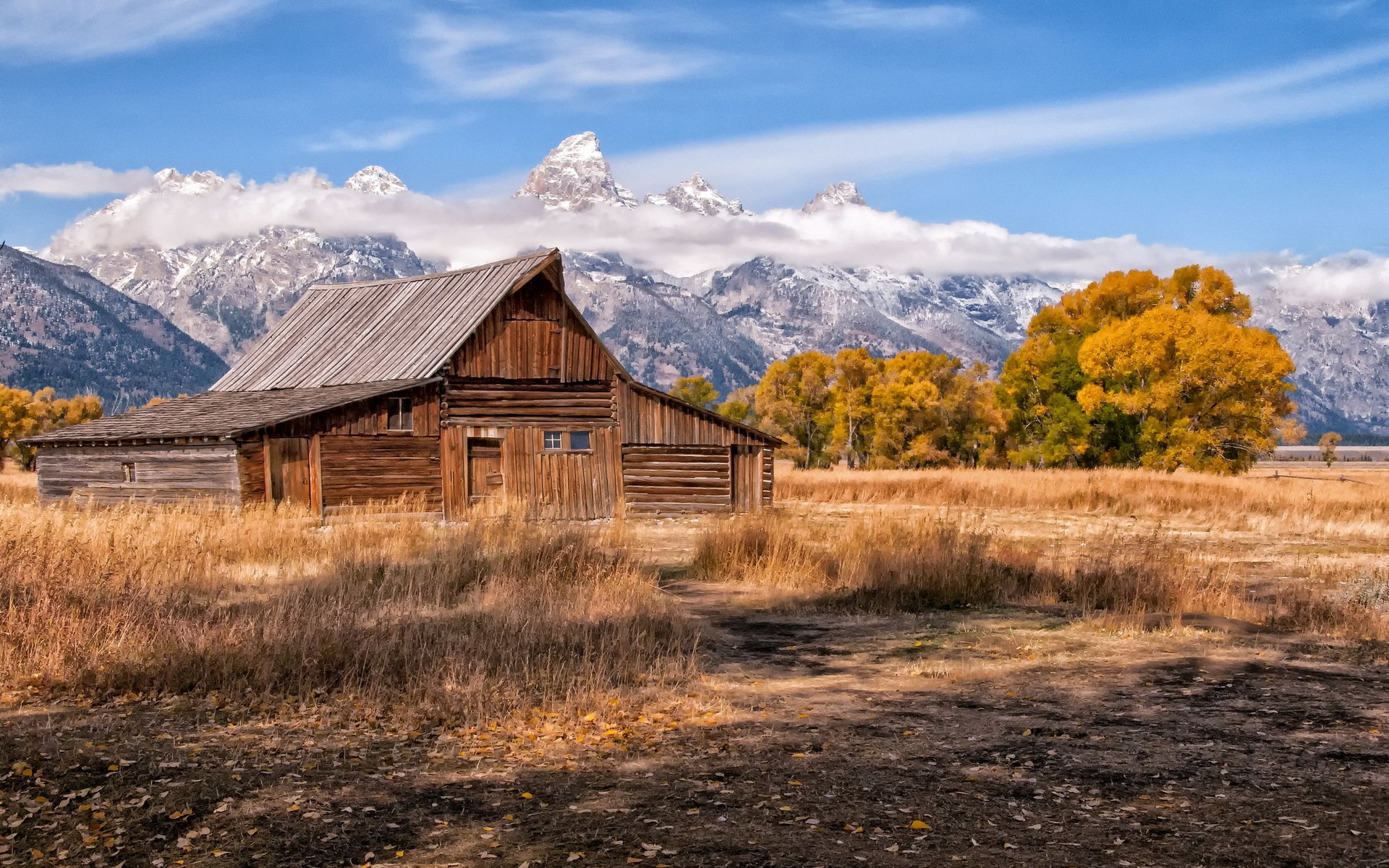 montagnes ciel paysage maison