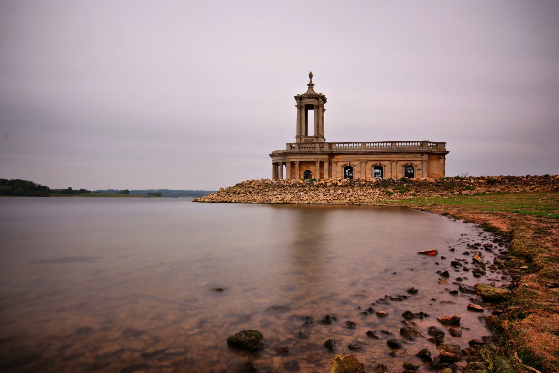 église de normanton rutland eau lac bâtiment église pierres