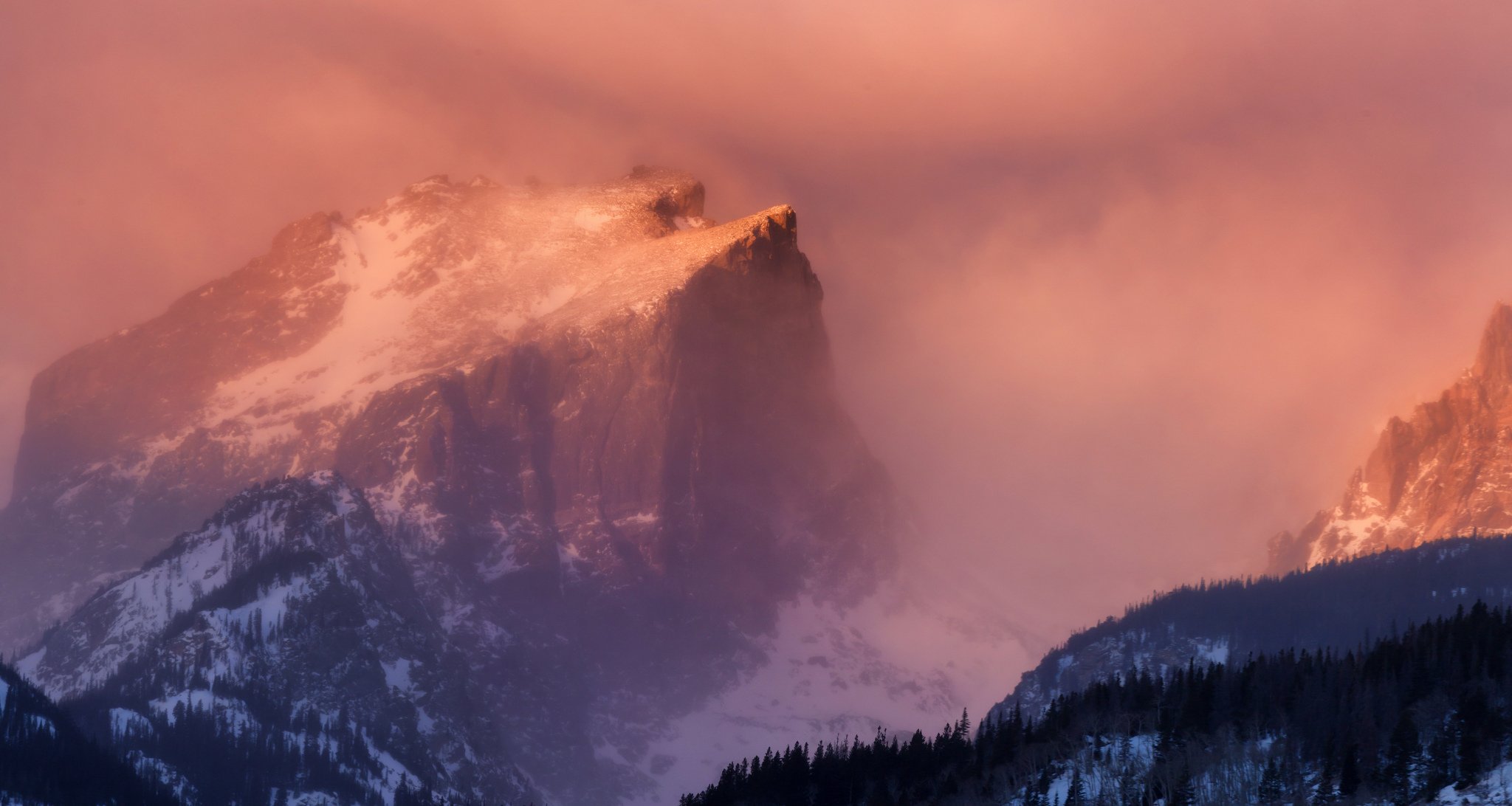 hallet peak rocky mountains national park berg schnee dunst morgendämmerung wald