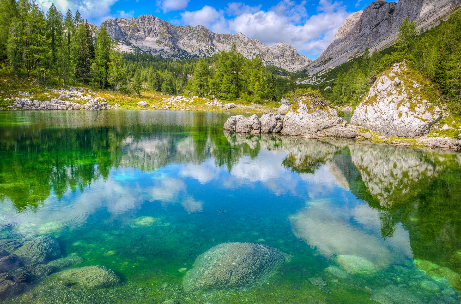 slovénie alpes ciel montagnes lac roches pierres arbres