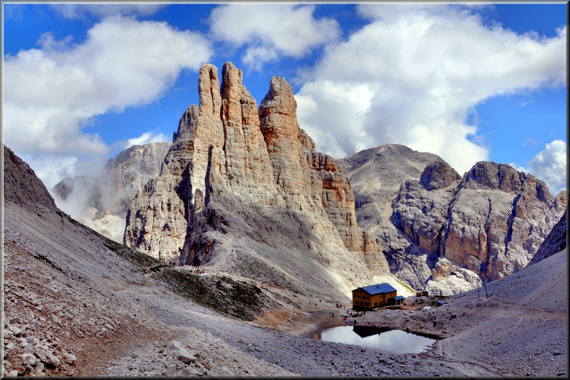 italien dolomiten himmel wolken berge haus see