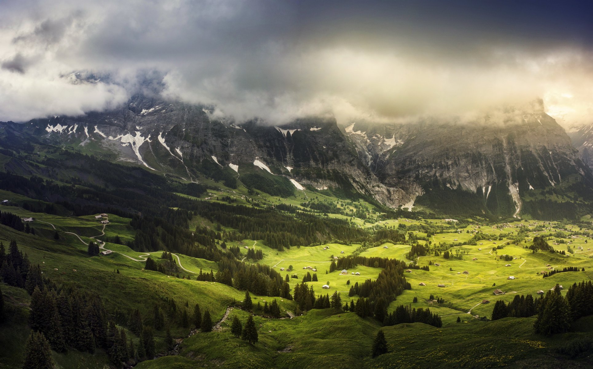 grindelwald im kanton bern schweiz wolken tal sommer grün