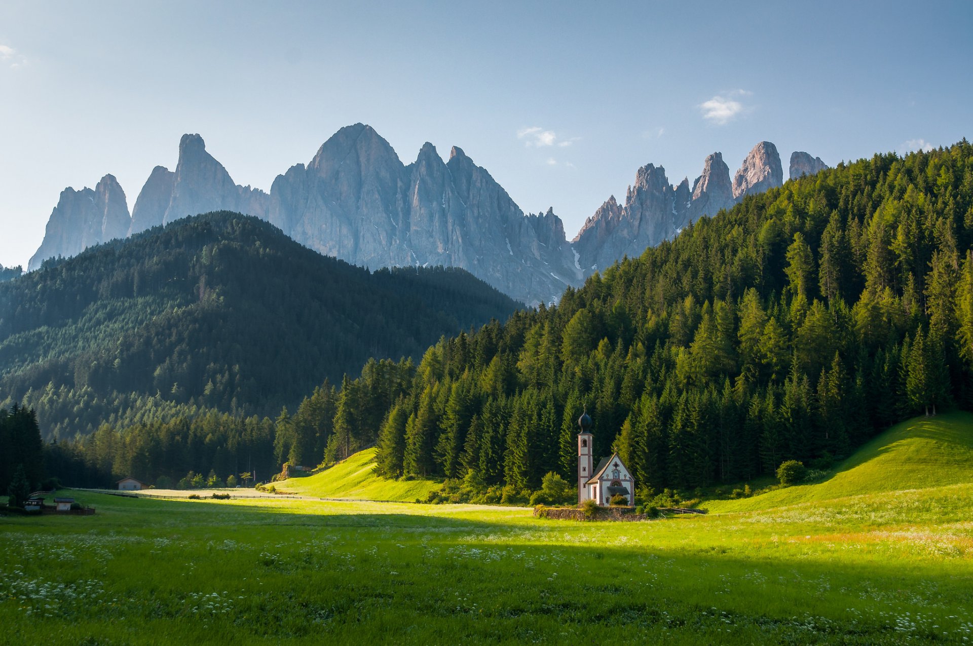 église saint-johan dolomite des alpes