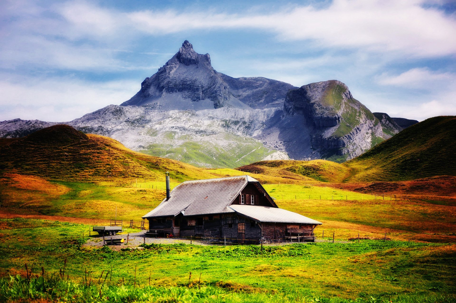 montagnes maison champ paysage