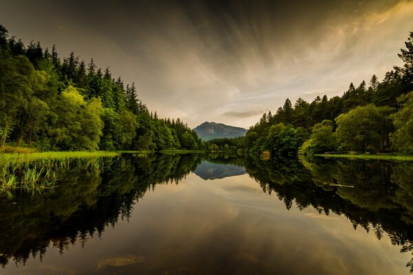 Lohan Forest Lake en Écosse