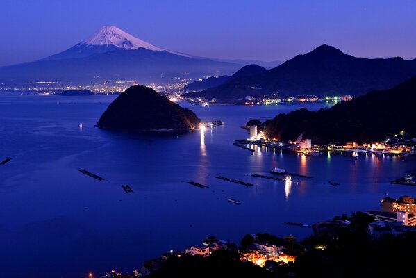 Dark blue night lanterns city lights