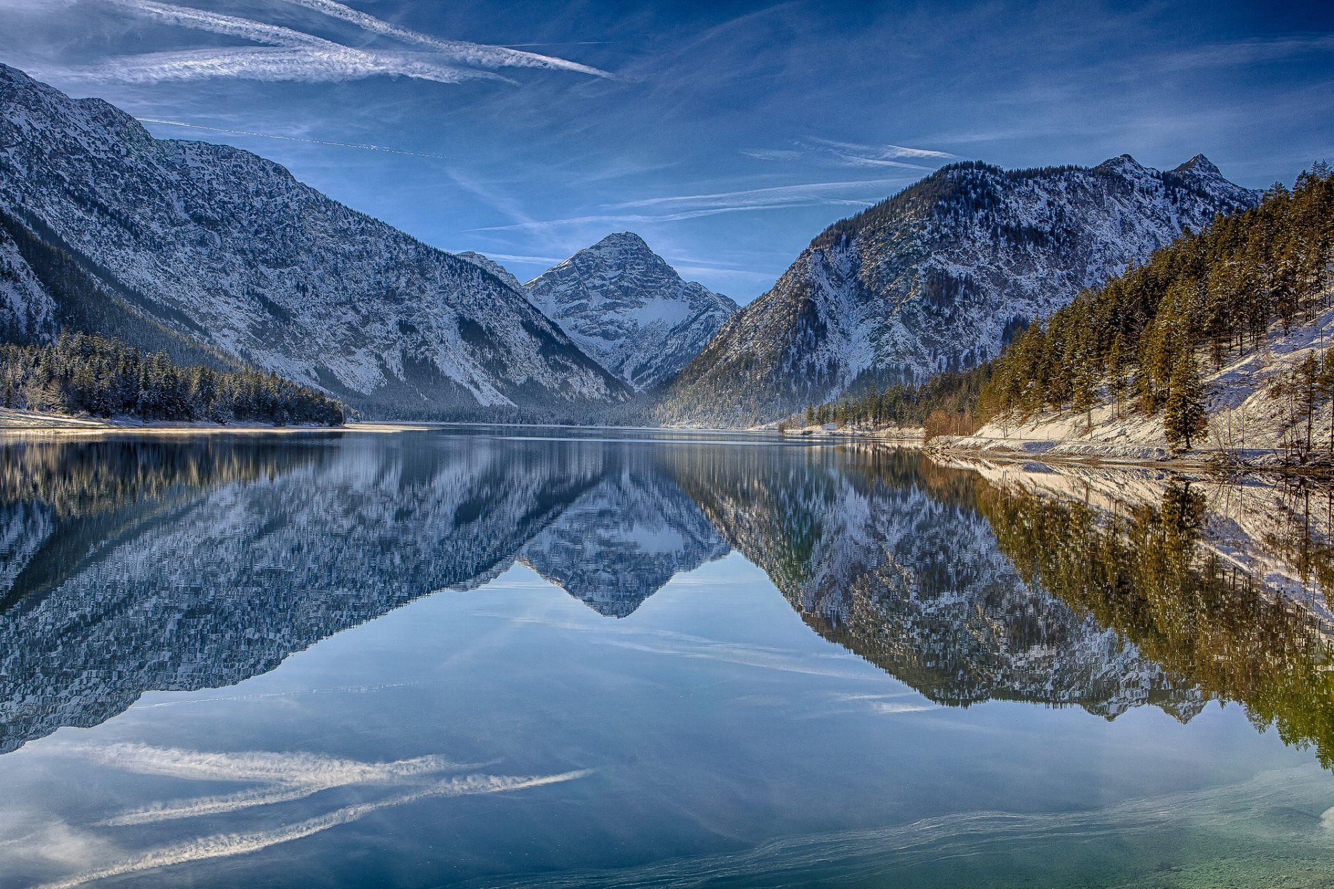 jezioro plansee tyrol austria alpy góry odbicie