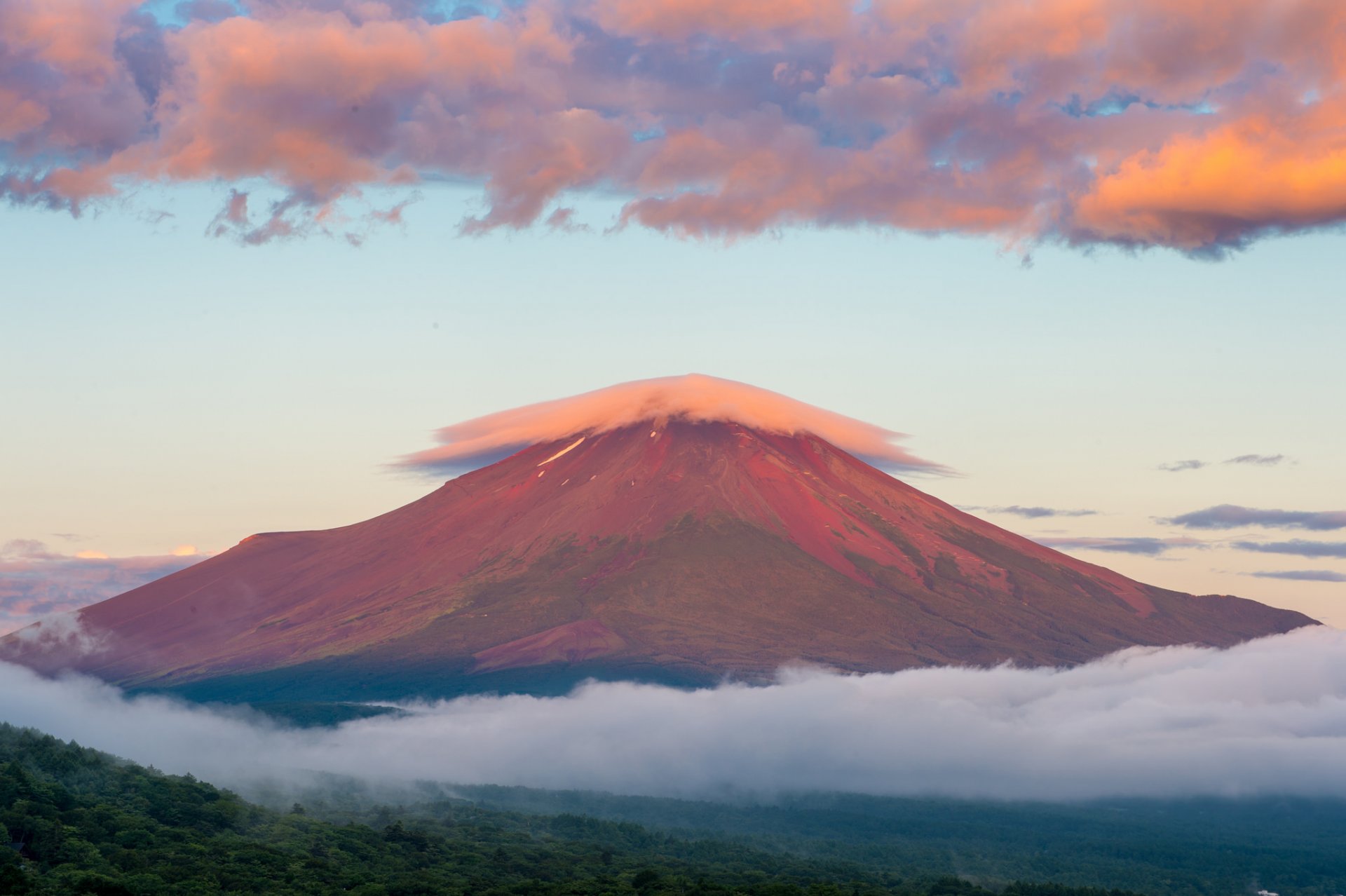 giappone isola di honshu stratovulcano montagna fujiyama утро山 mattina alba cielo nuvole estate agosto