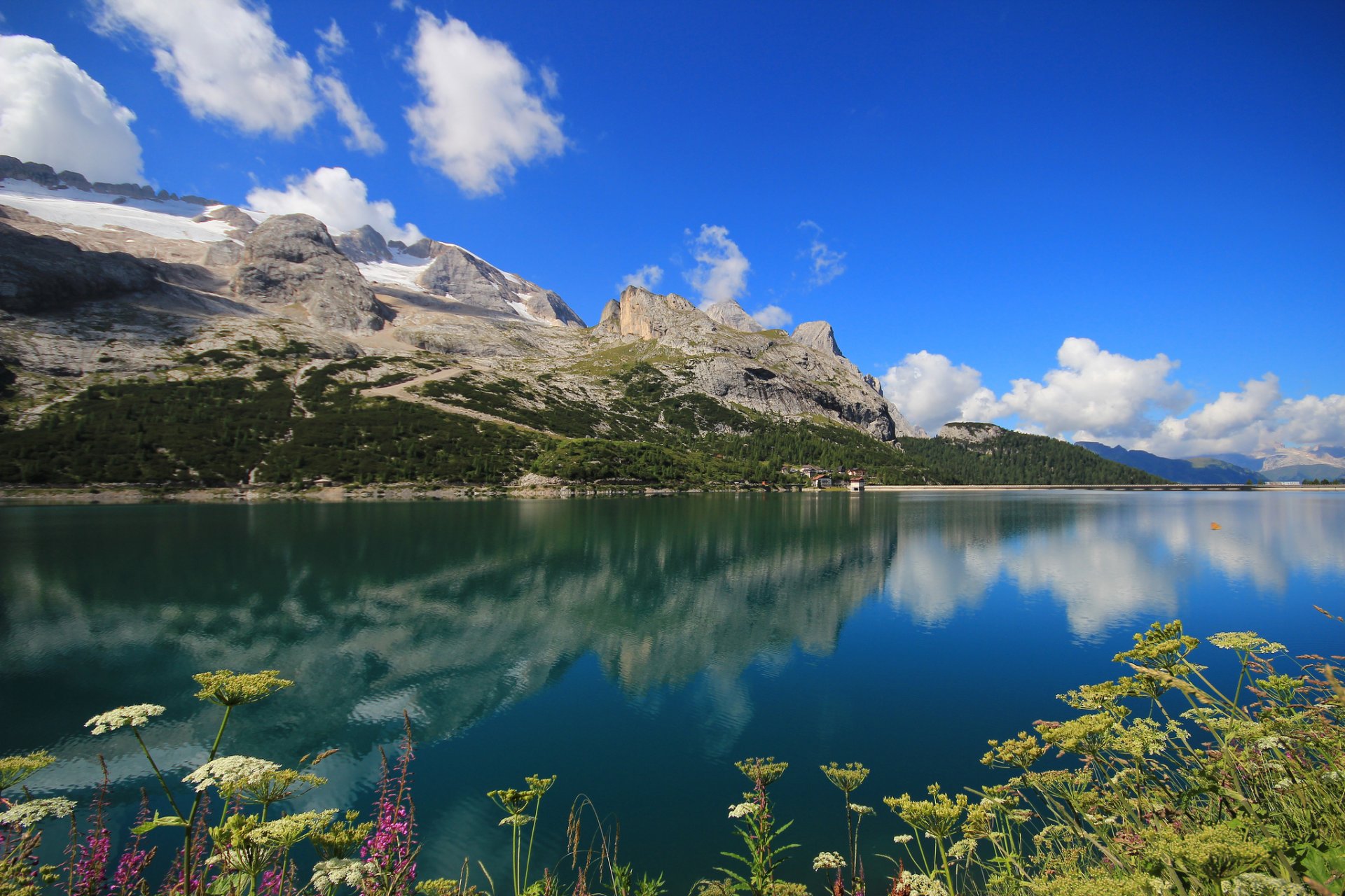 lago fedaia italia lago montagna riflessione