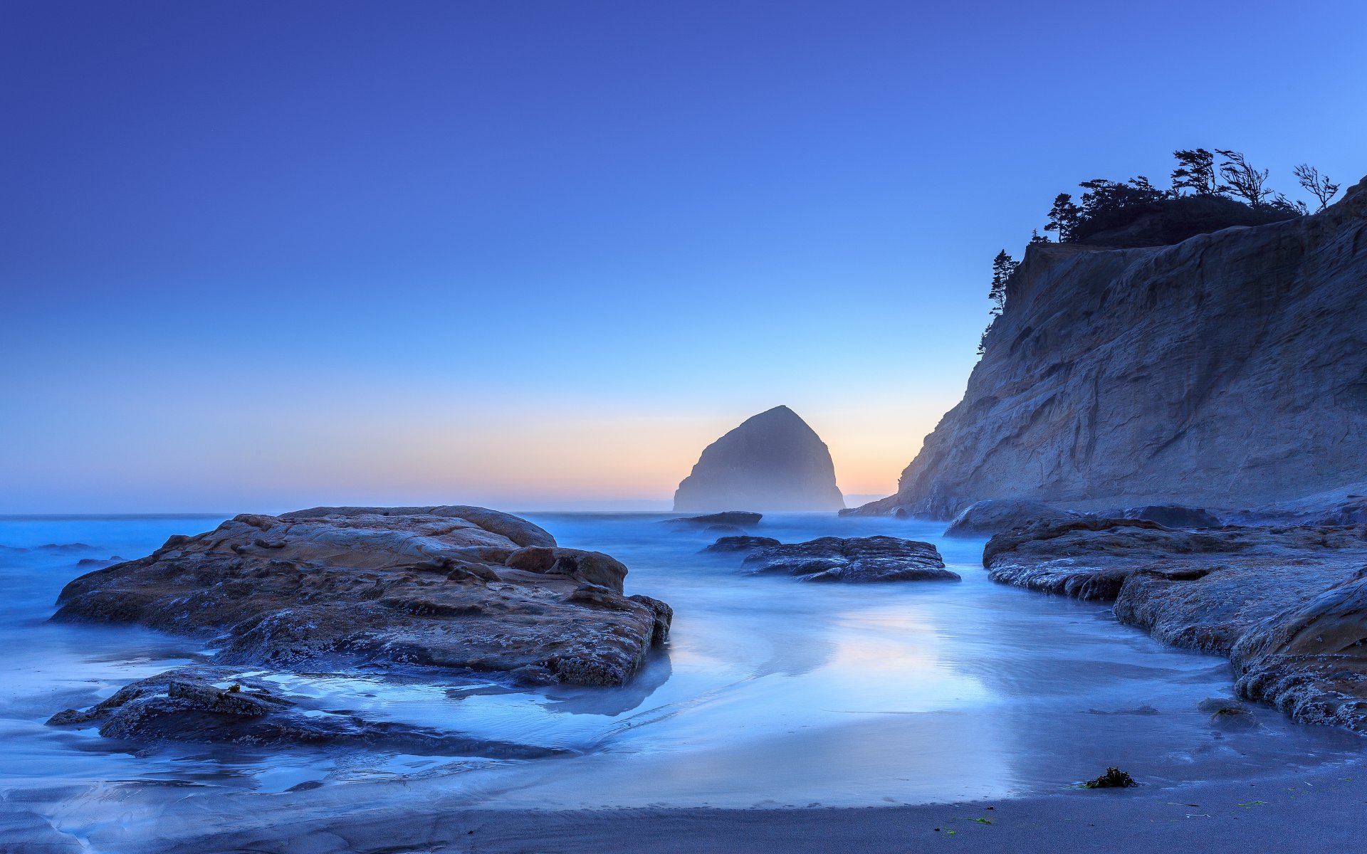 pacific city oregon usa ocean brzeg piasek skała skały świt