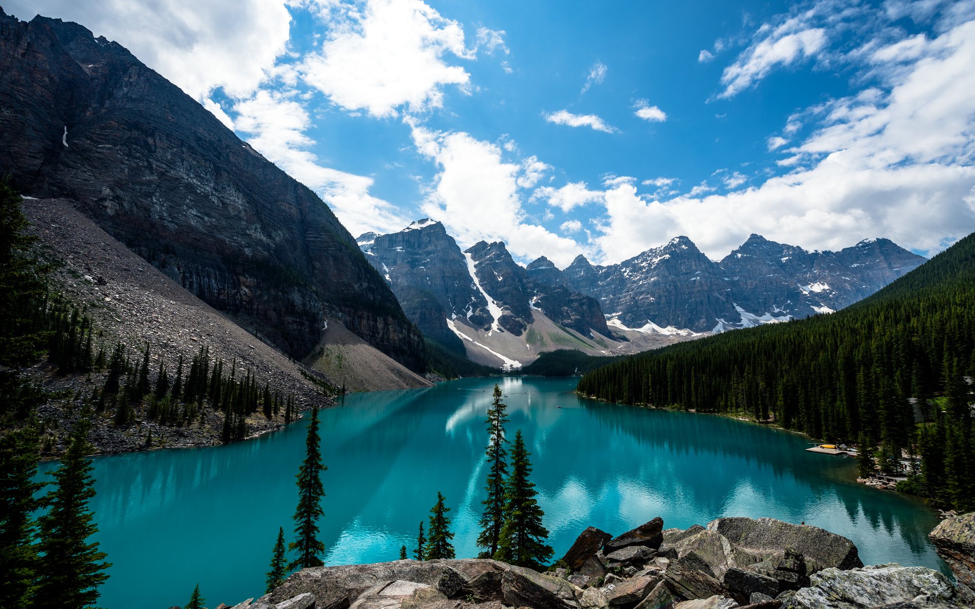 kanada lake moraine fichte natur berge wolken himmel wald hang steine