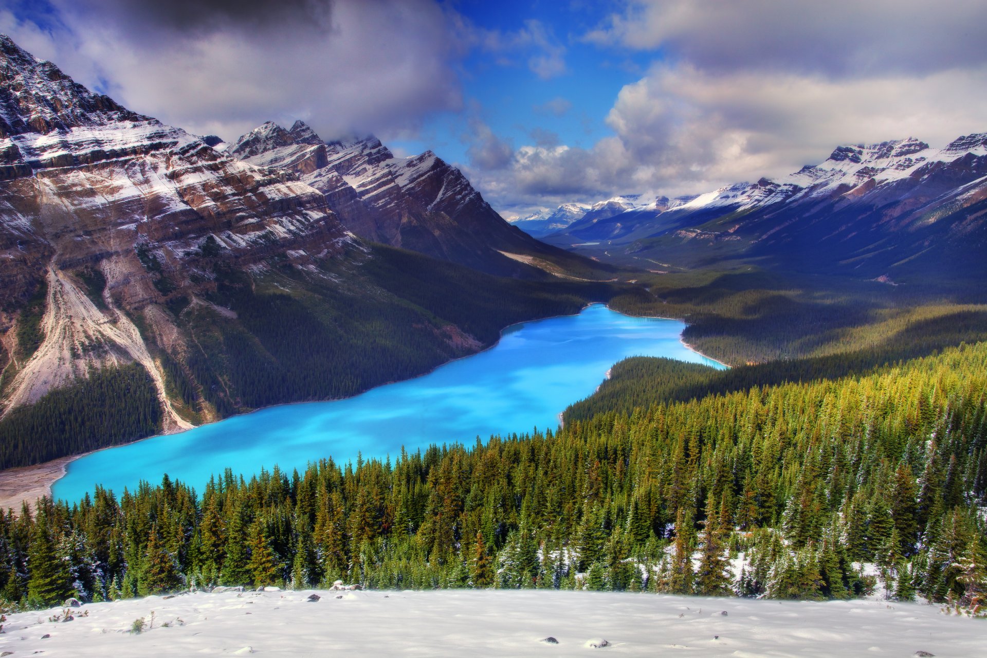 peitho . banff national park alberta kanada berge wald see bäume winter fichte schnee