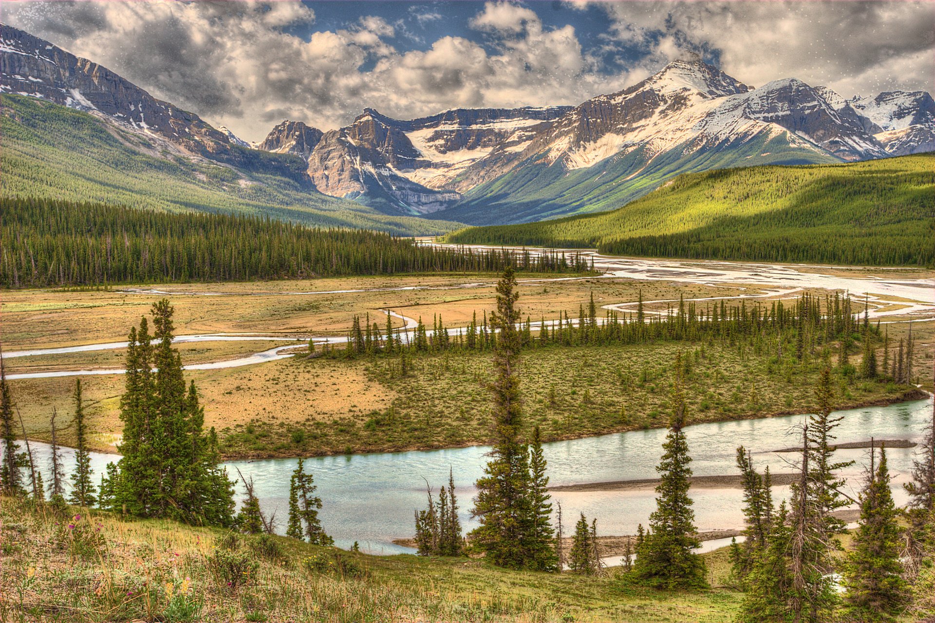 house river banff national park alberta kanada himmel wolken berge tal fluss wald bäume