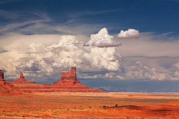 Monument Valley en el día de los Estados Unidos