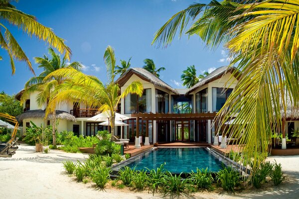 Huge villa with pool in Maldives