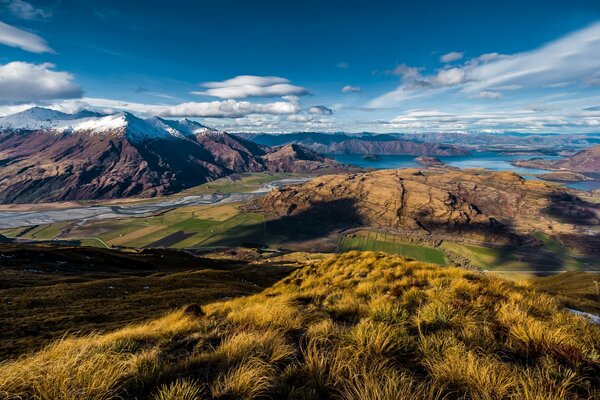 Nowa Zelandia. Wspaniały widok na jezioro i góry