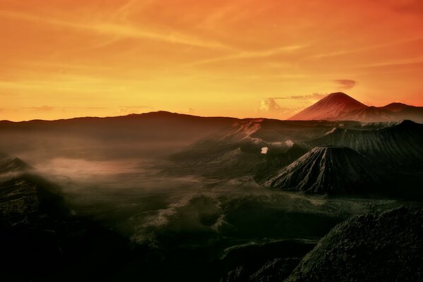 L Isola di Giava ha un vulcano attivo, il bromo