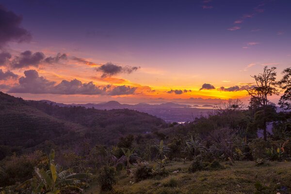 Isola di Phuket al tramonto
