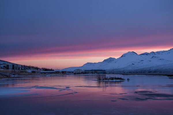 Lac de glace en Islande coucher de soleil