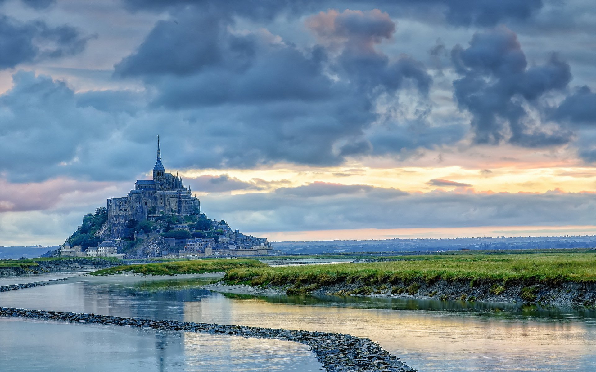 aube mont-saint-michel paysage