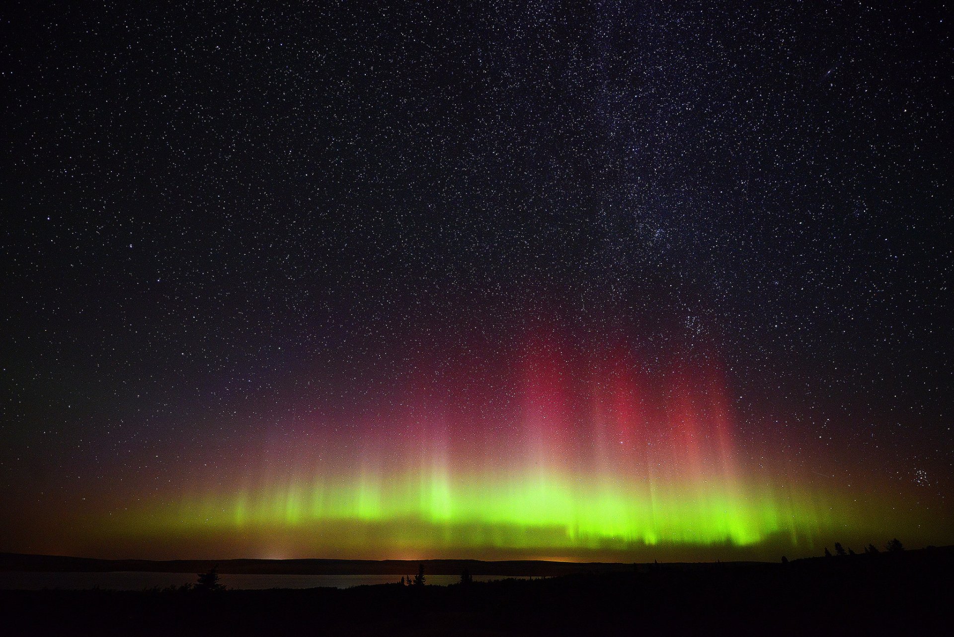 ausstrahlung nordlicht nacht sterne