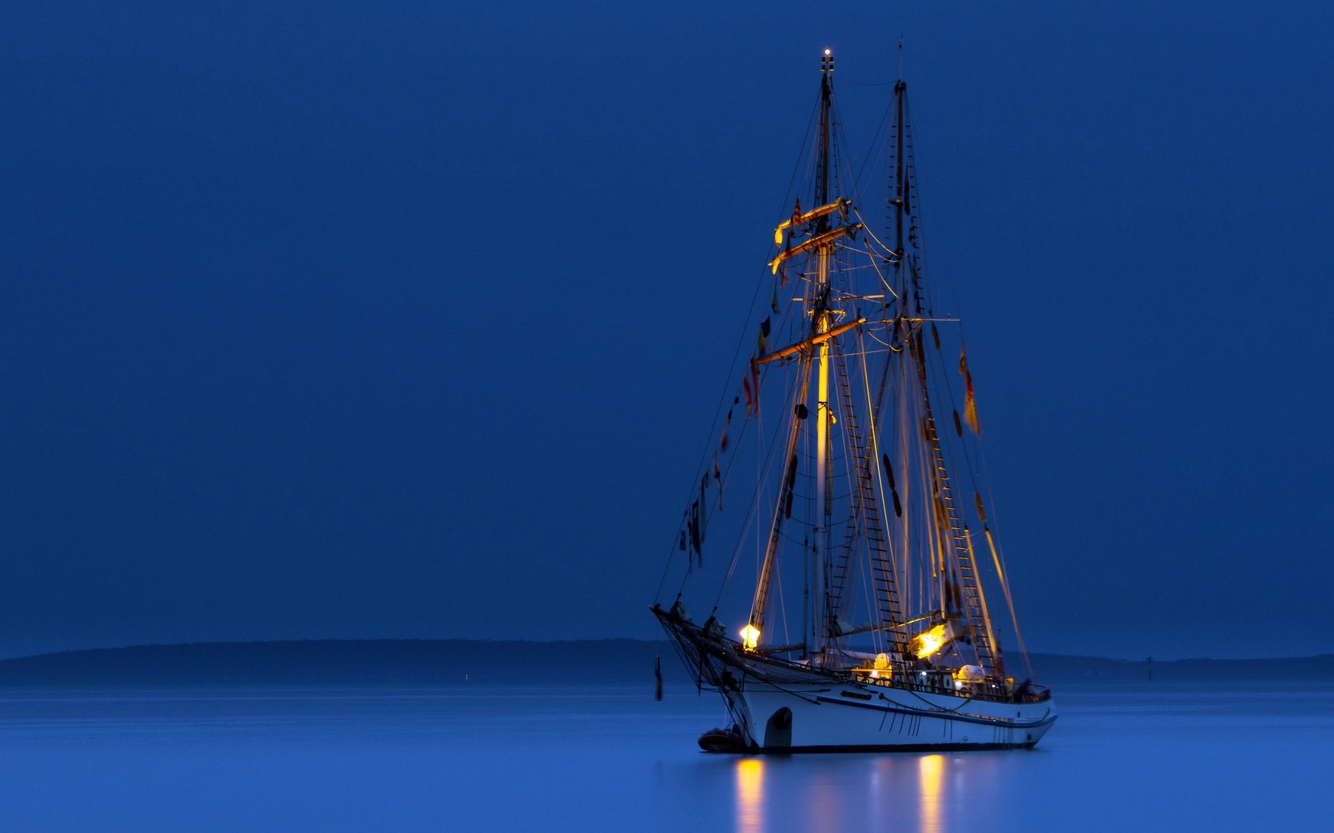 barco noche mar