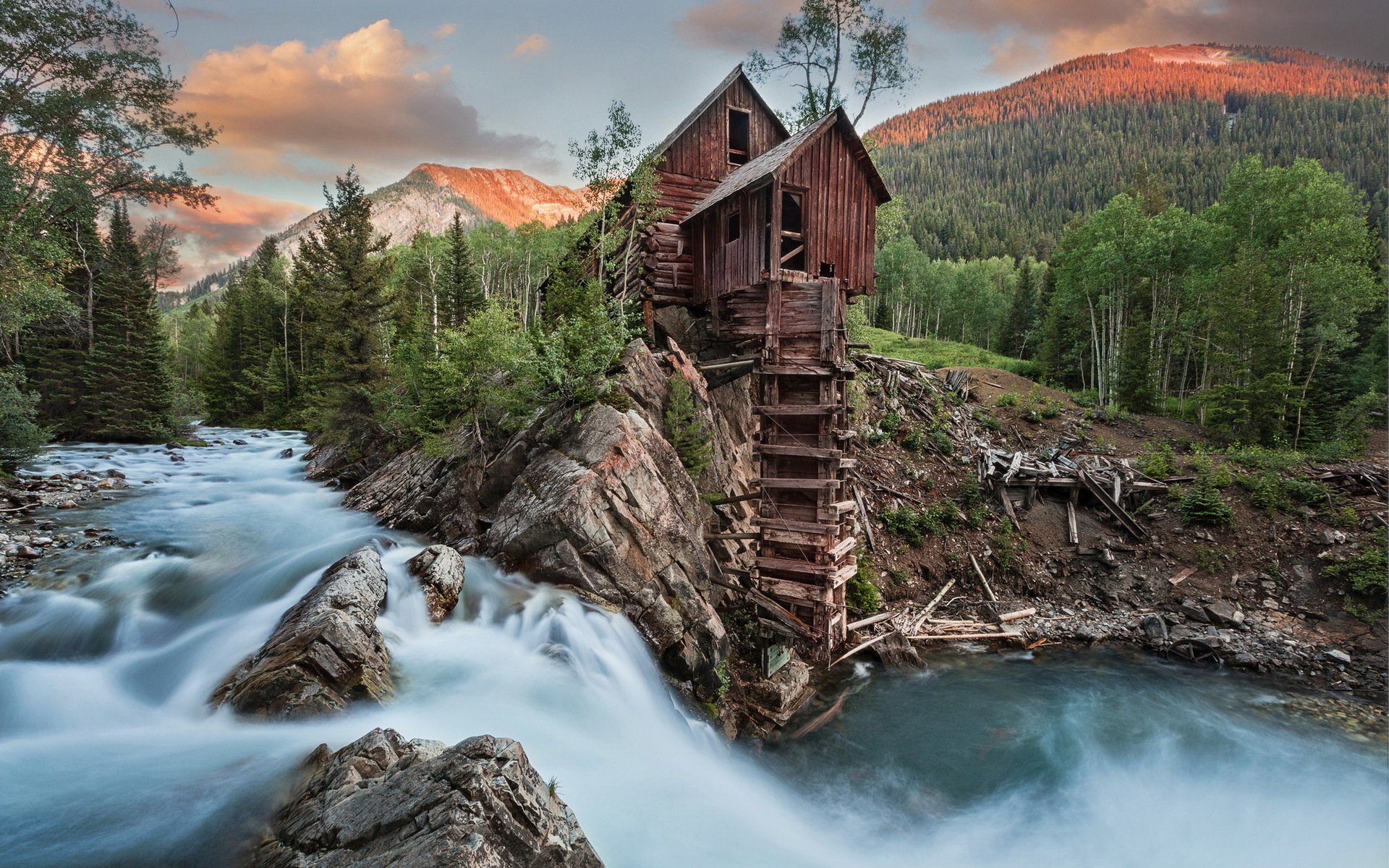 moulin à vent de cristal coucher de soleil paysage