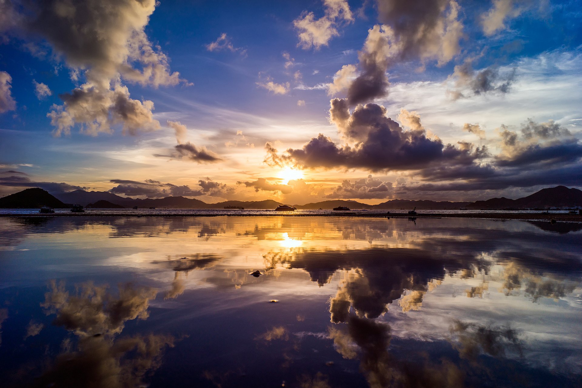 china bahía cielo nubes reflexiones naves