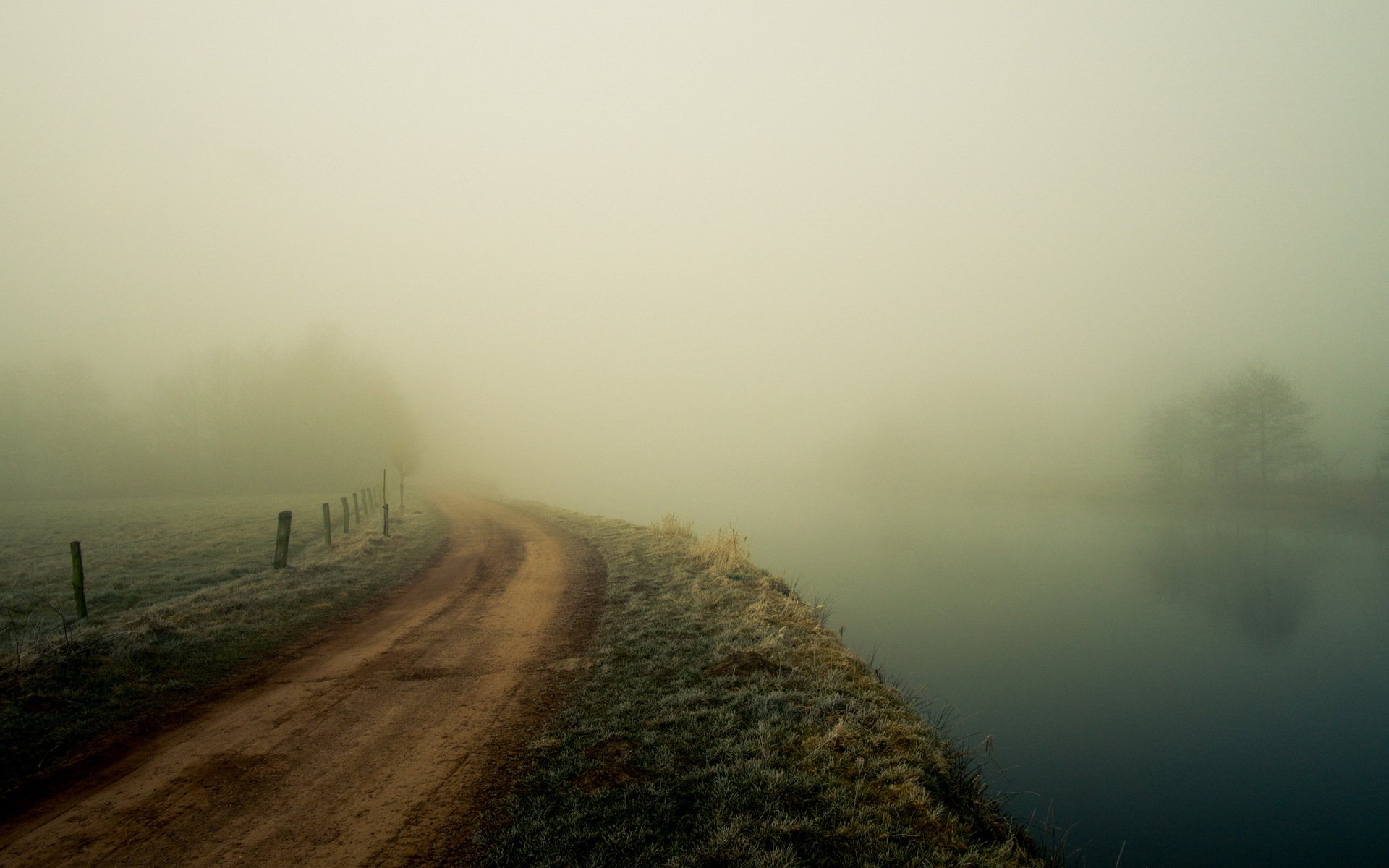 fluss straße landschaft nebel