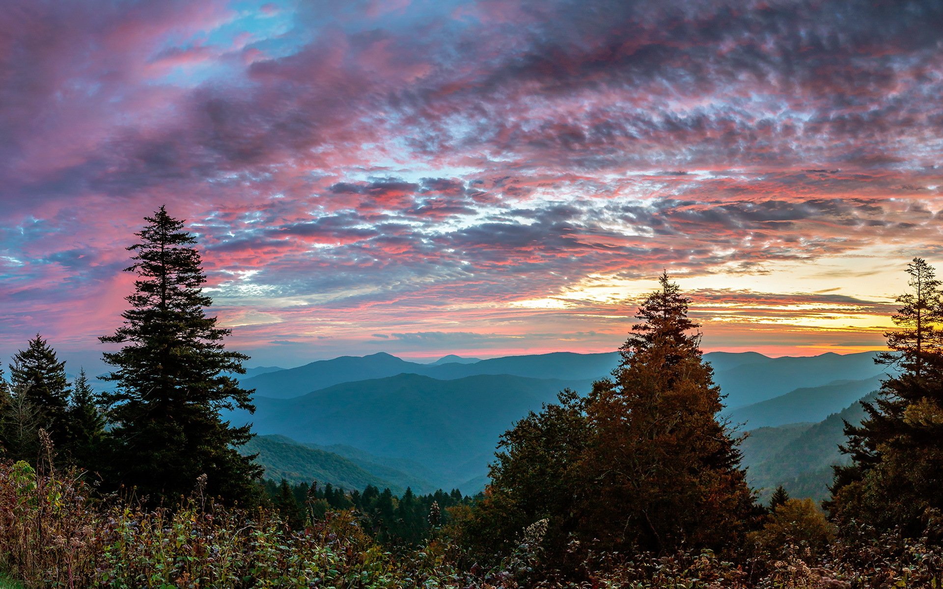 coucher de soleil montagnes paysage