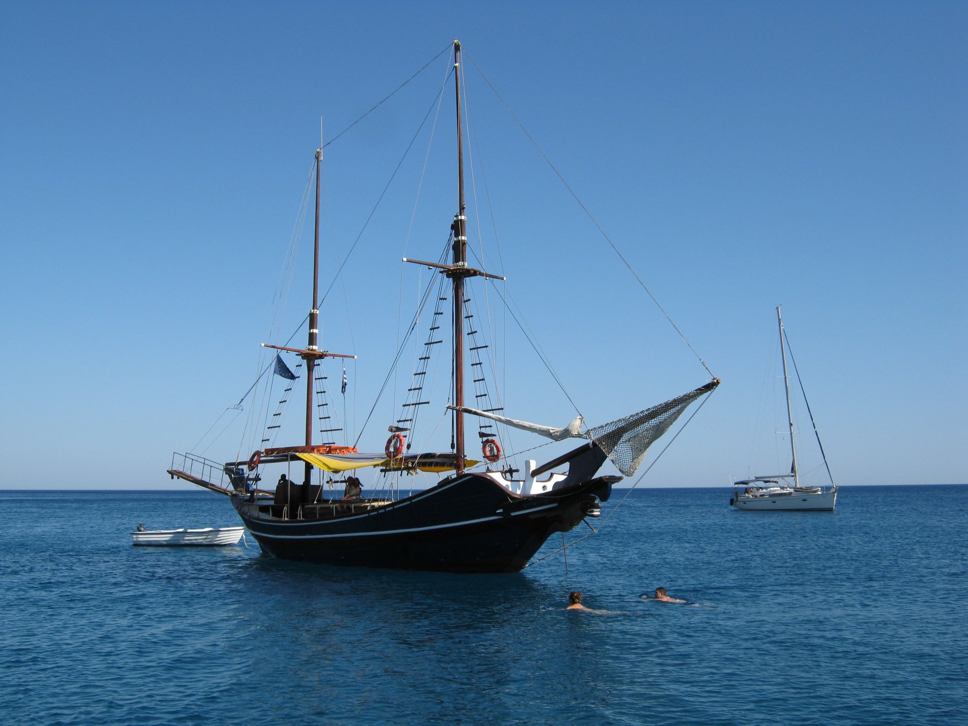 navires méditerranée grèce voiliers bleu ciel bleu