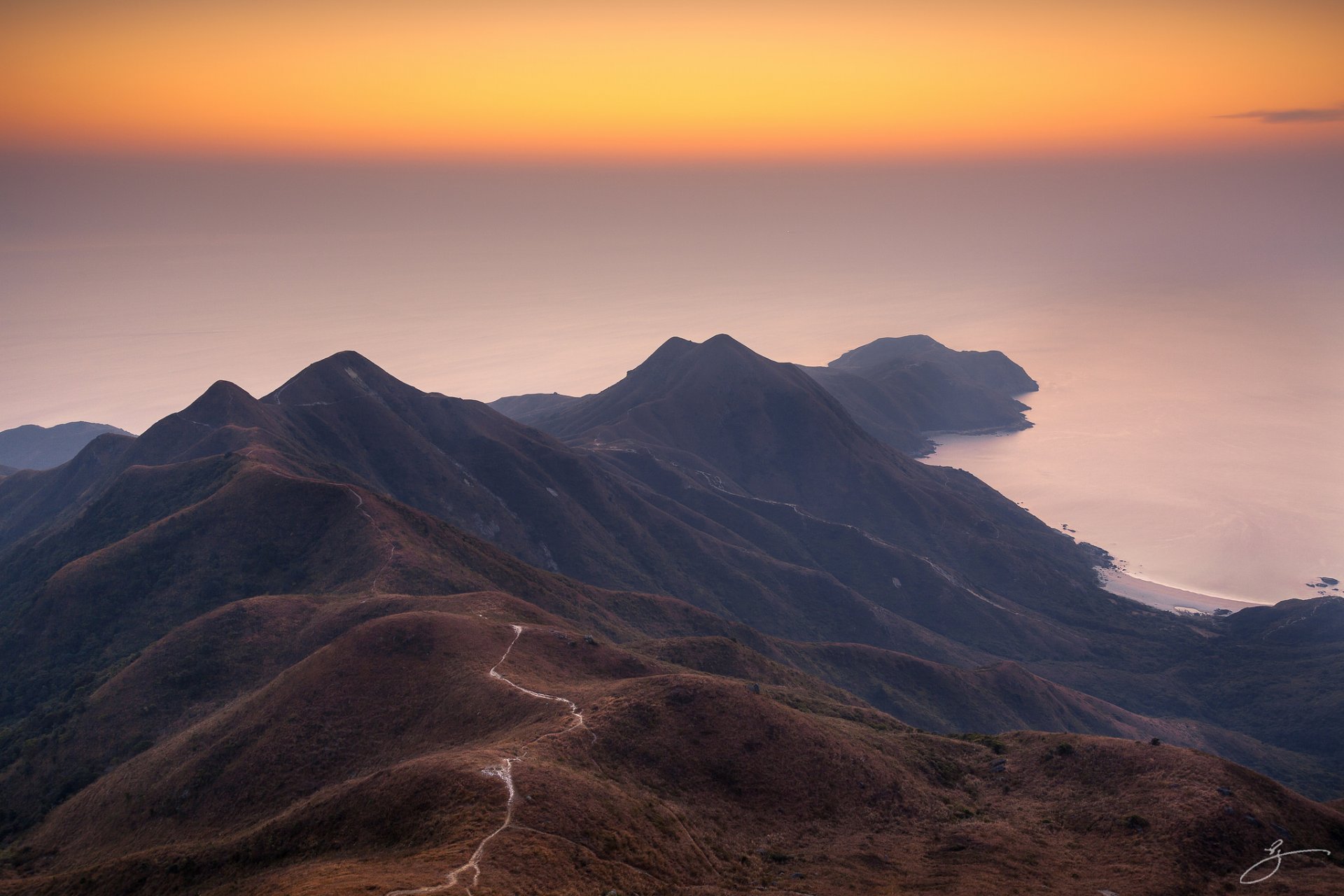 chine hong kong pic pointu montagnes collines matin