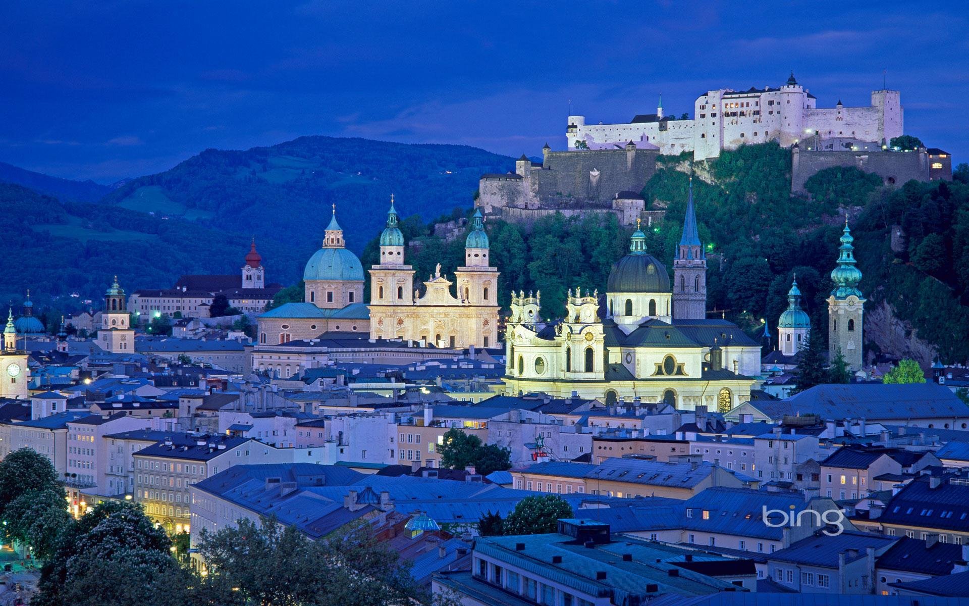 salzburgo austria ciudad montaña castillo noche luces arquitectura cielo catedral casas techo torre cúpula