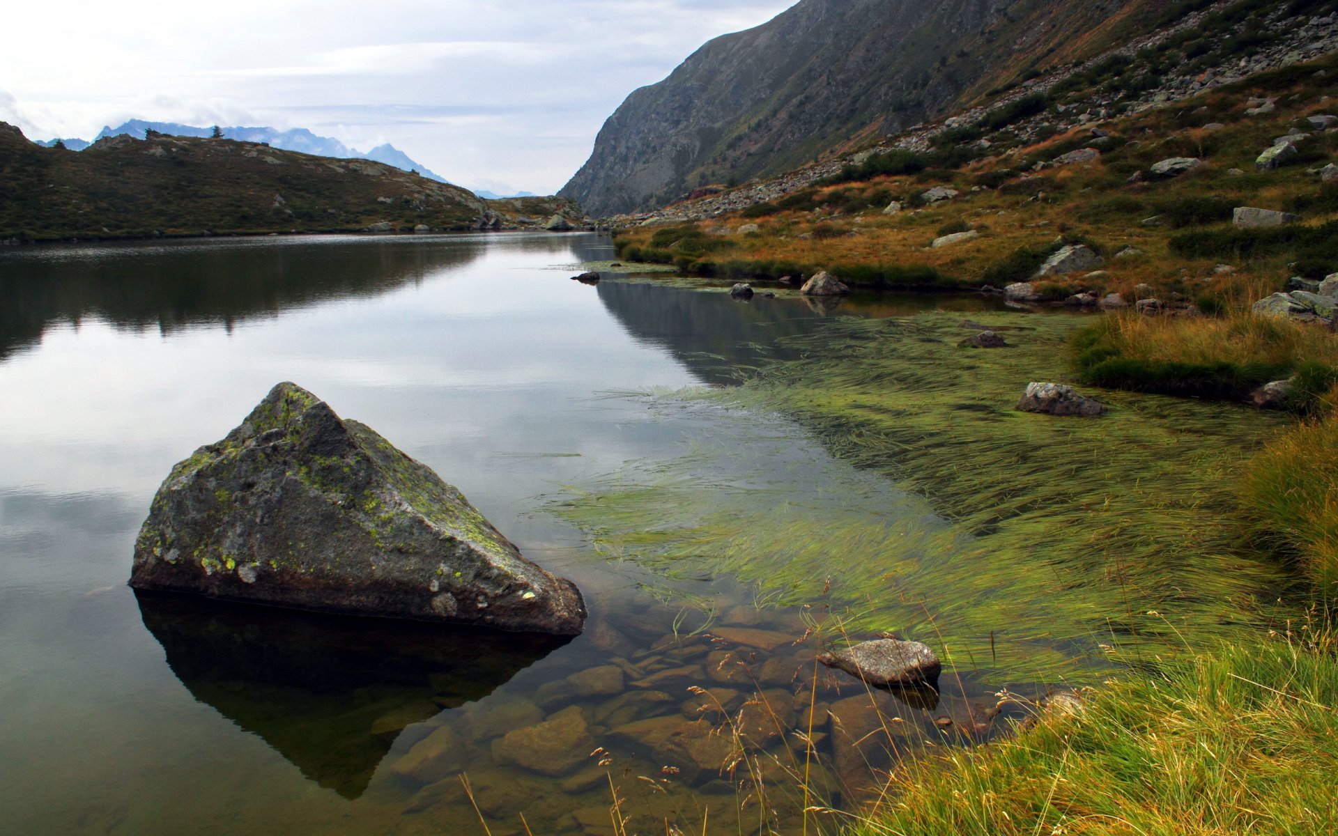 lago montagne paesaggio