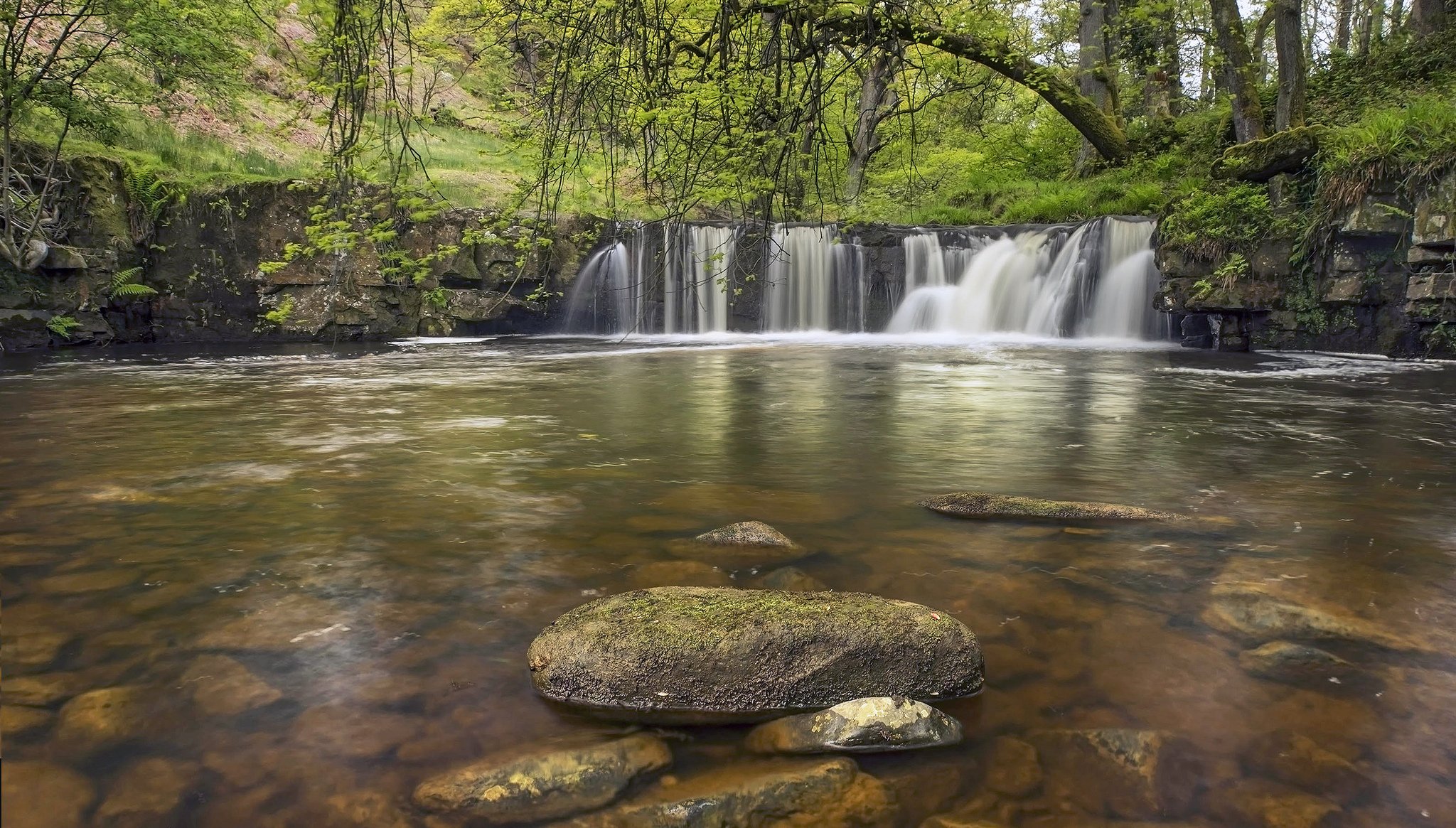 walker mulino fosse north york mori inghilterra cascata fiume pietre foresta