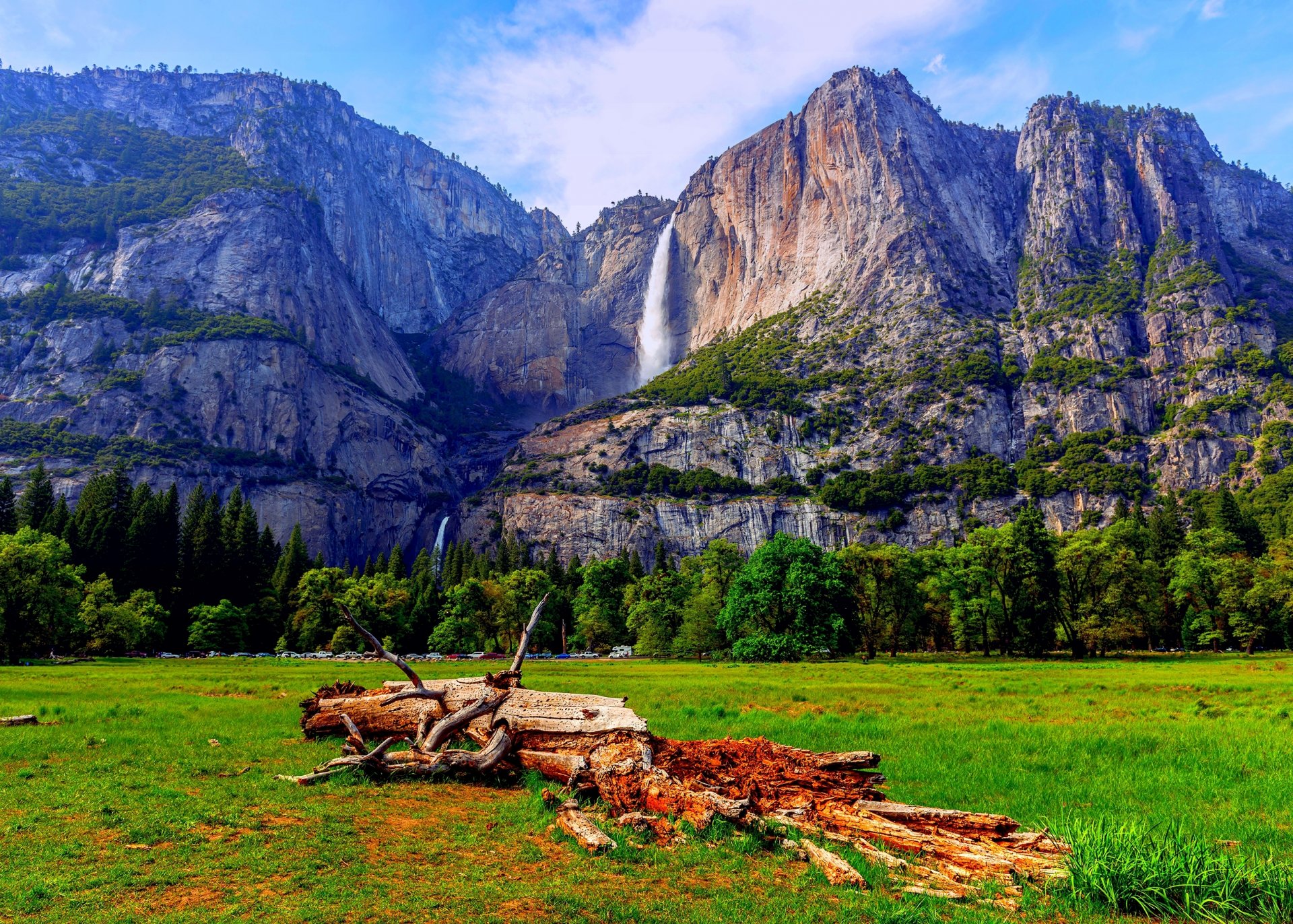 montañas cascadas árboles tronco hierba cielo nubes