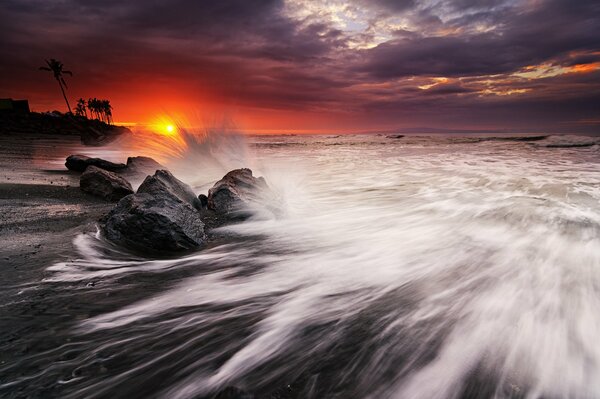 Oceano sulla spiaggia di Manyar Balinese