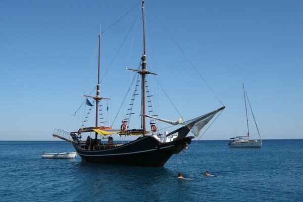 Estacionamiento de veleros en el Mediterráneo