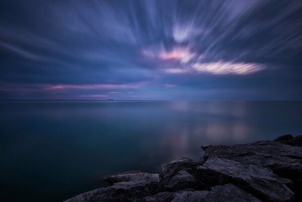 Puesta de sol, cielo azul, nubes