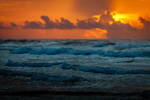 Sonnenaufgang über dem Ozean in den USA