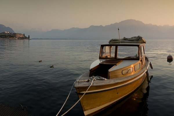 Die Reise am Genfer See mit einer Yacht