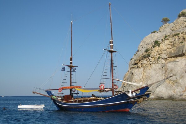 Barco en el Mediterráneo