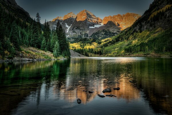 Colorado, a lake in the mountains. Landscape