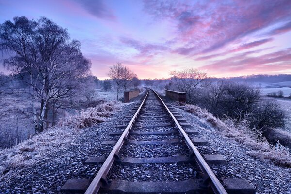 Paesaggio naturale e ferrovia