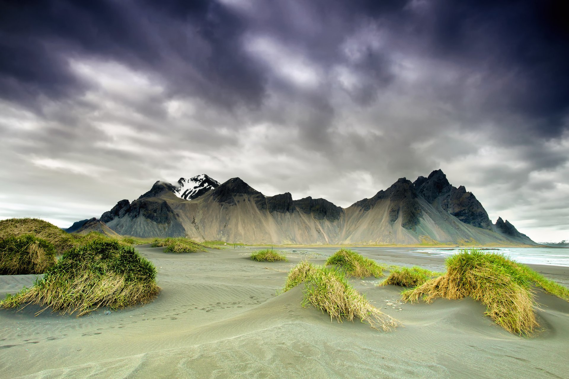 islandia przylądek stokksnes góry wiosna