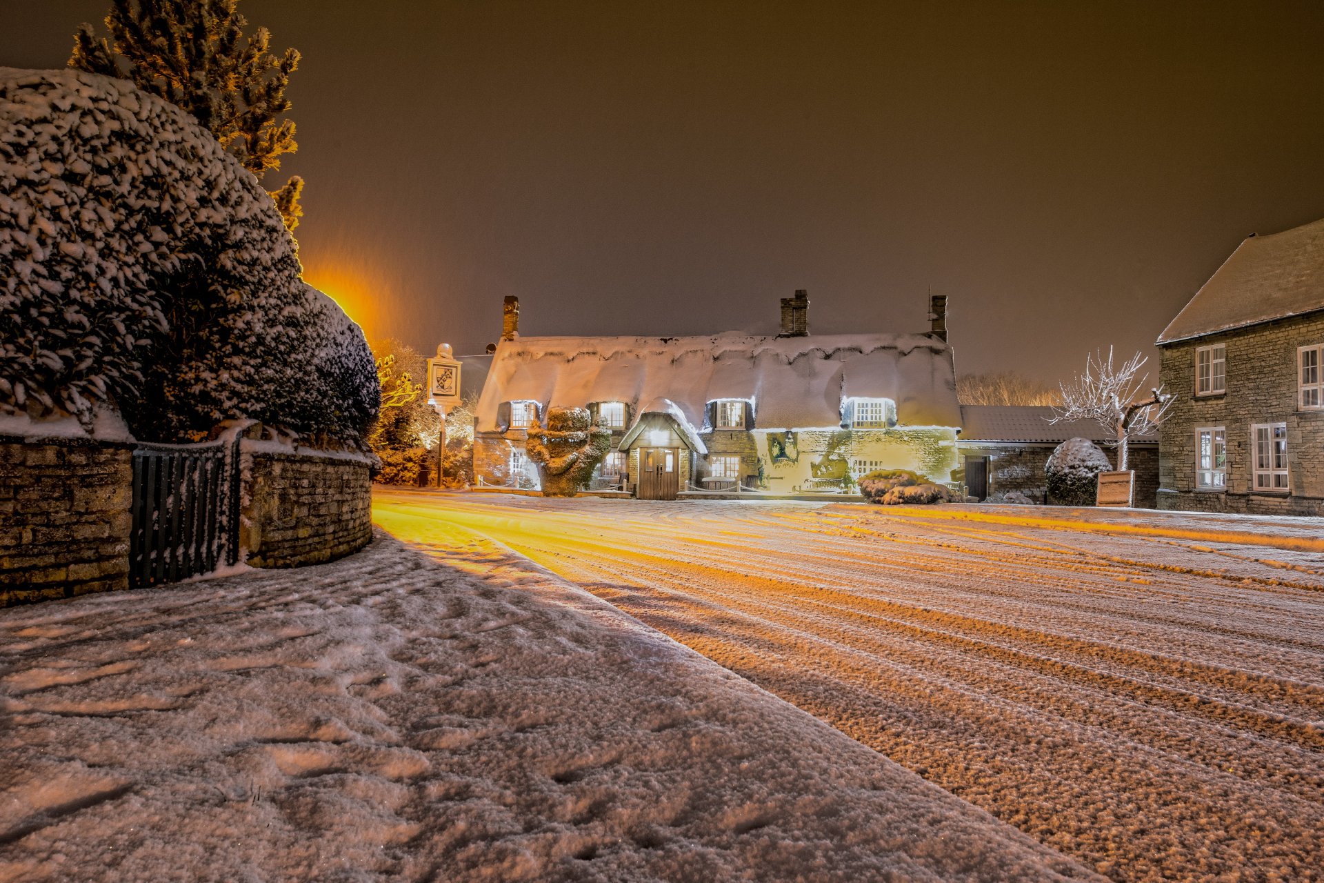 marholm village cambridgeshire angleterre hiver neige nuit lumières
