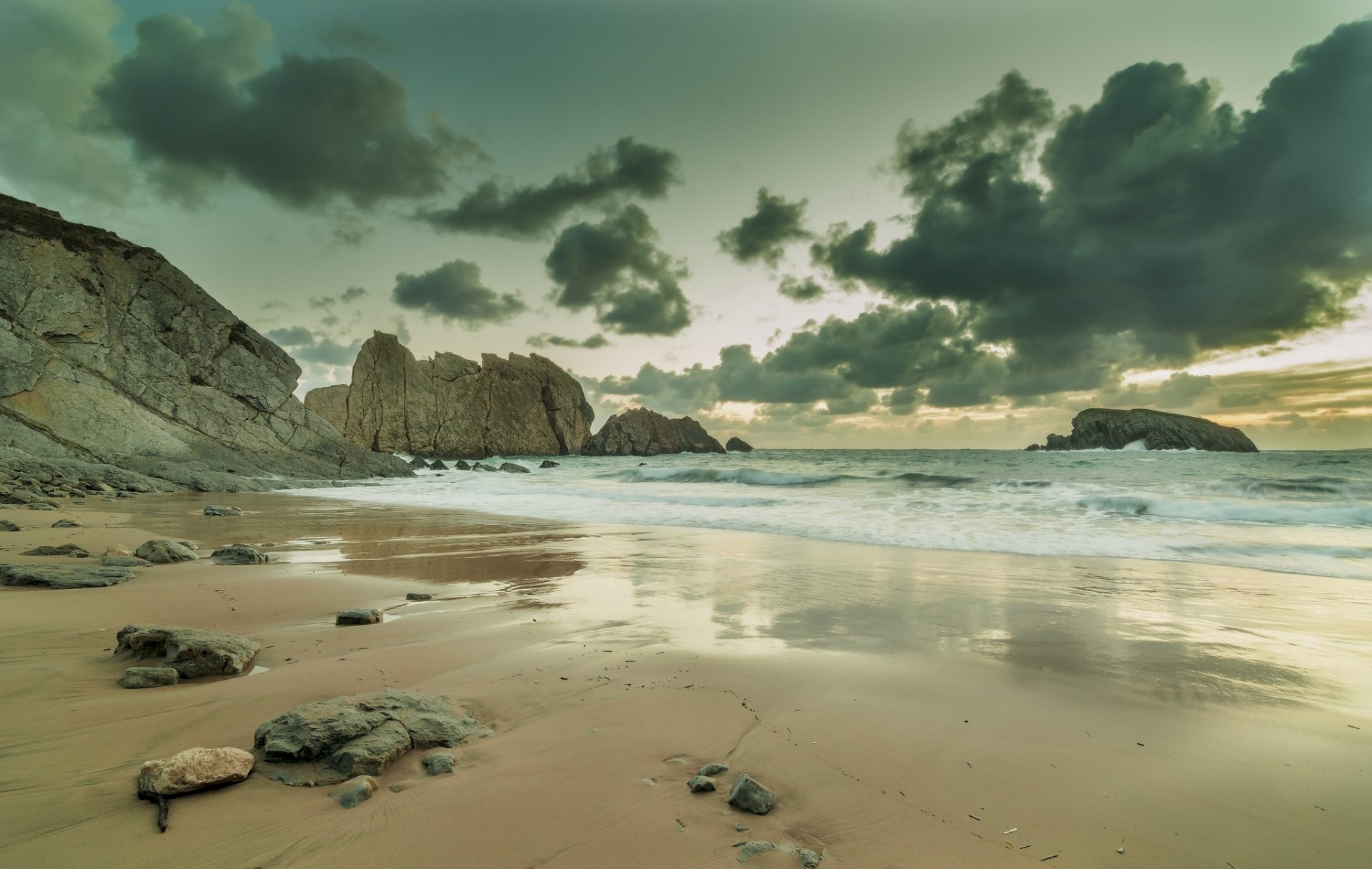spiaggia cielo nuvole natura paesaggio acqua mare oceano rocce