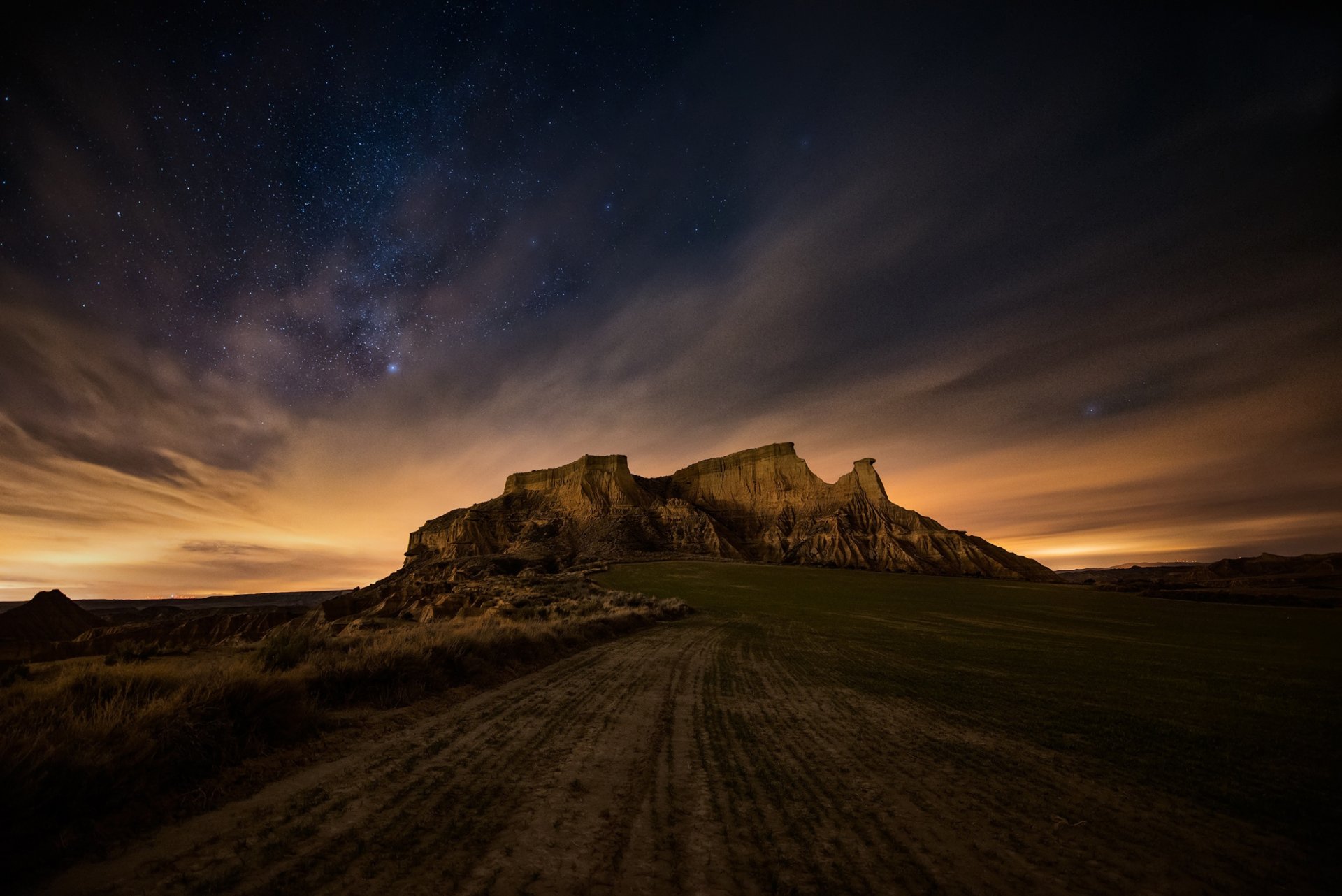 campo montagne cielo