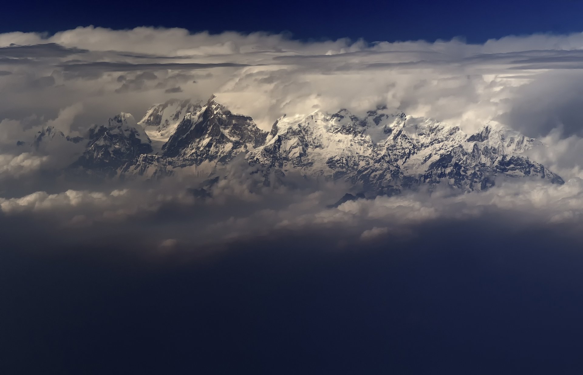 montagne nuvole cielo